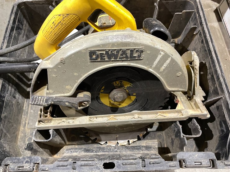 #5046-•-dewalt-7-1/4"-circular-saw-image-4