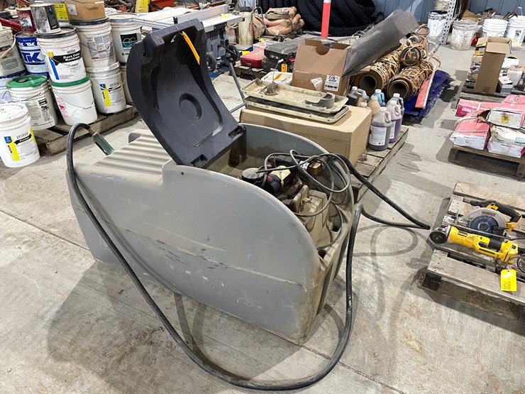 #5053-•-80-gallon-enduraplas-poly-fuel-tank-with-electric-pump-image-1