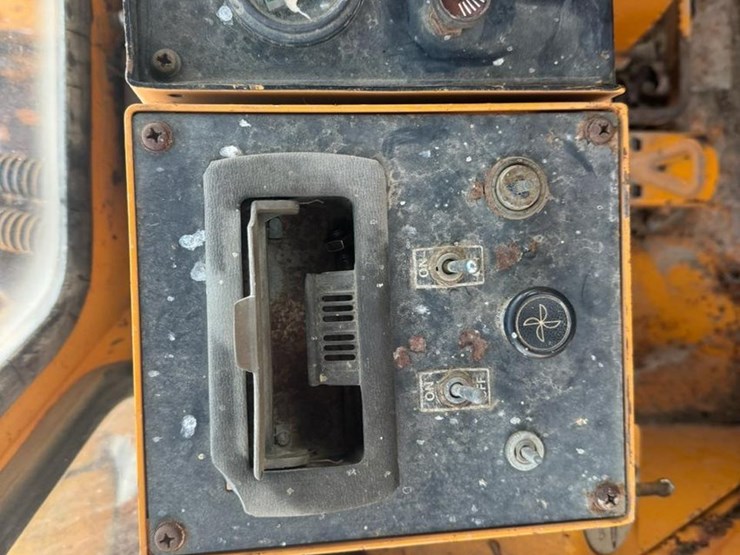 #122-•-1987-kobelco-lk600-wheel-loader-image-46