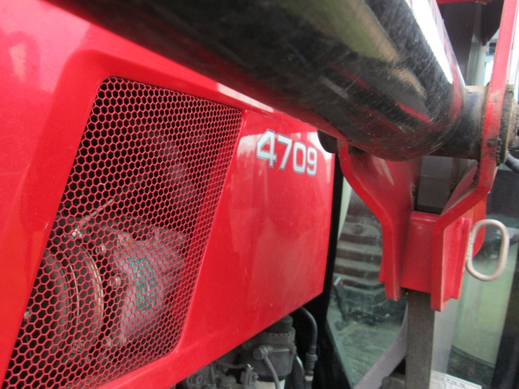 2018-massey-ferguson-4709-image-22