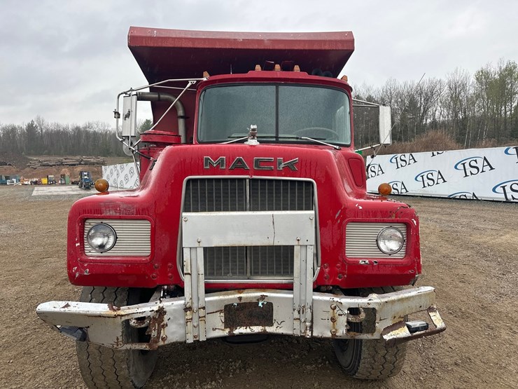 1983-mack-dm686s-image-8