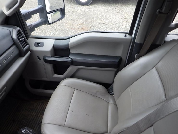 2020-ford-f550-image-41
