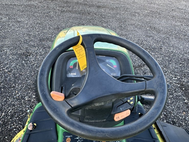 john-deere-x585-image-9