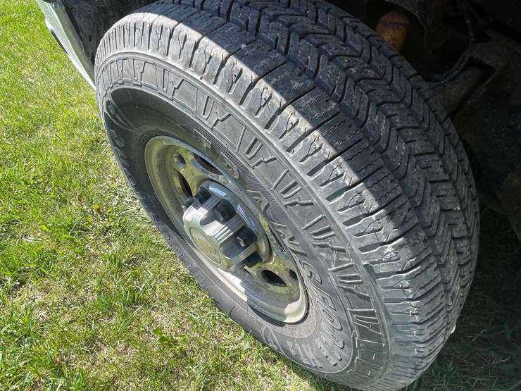 #7046-•-2005-chevrolet-duramax-(has-wi-title)-image-11