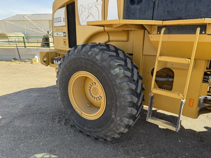 2007-caterpillar-928g-image-11