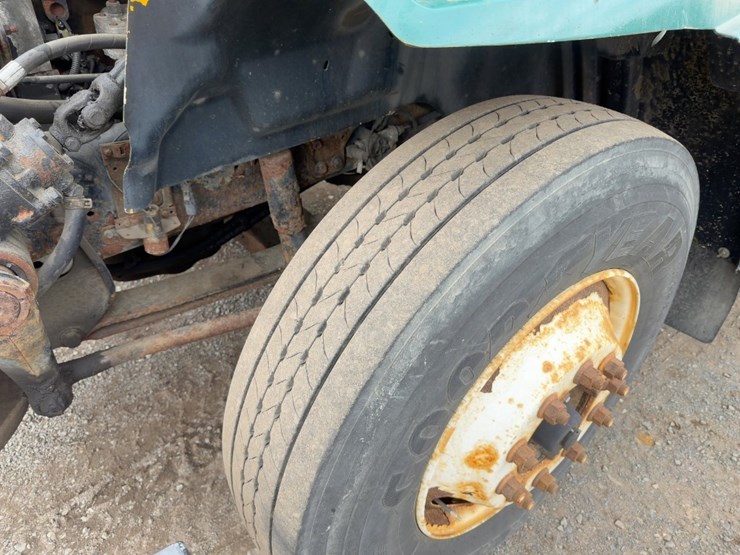 2005-international-8600-image-9