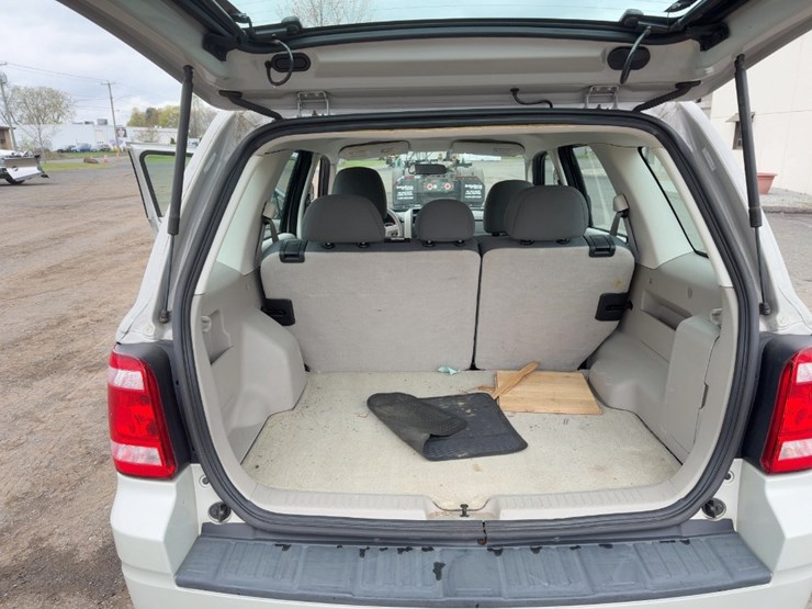2009-ford-escape-image-13