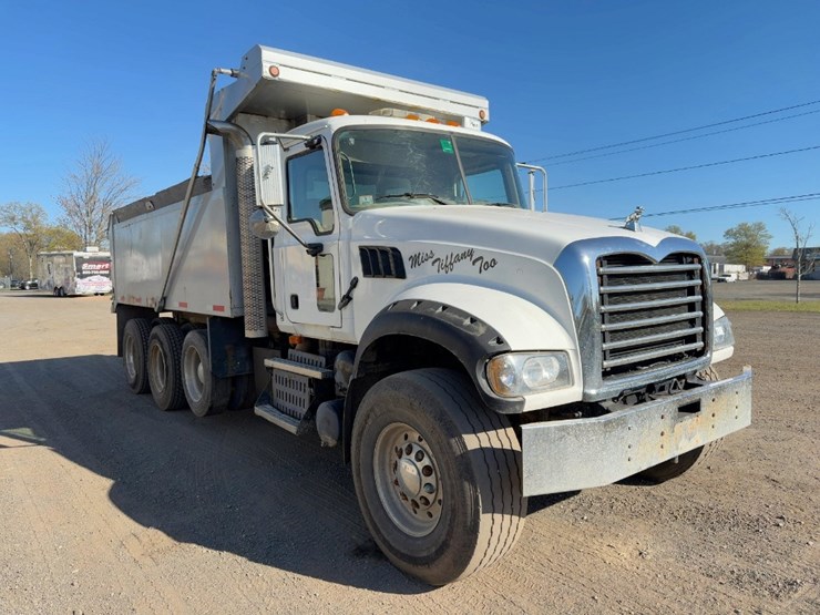 2010-mack-granite-gu713-image-7