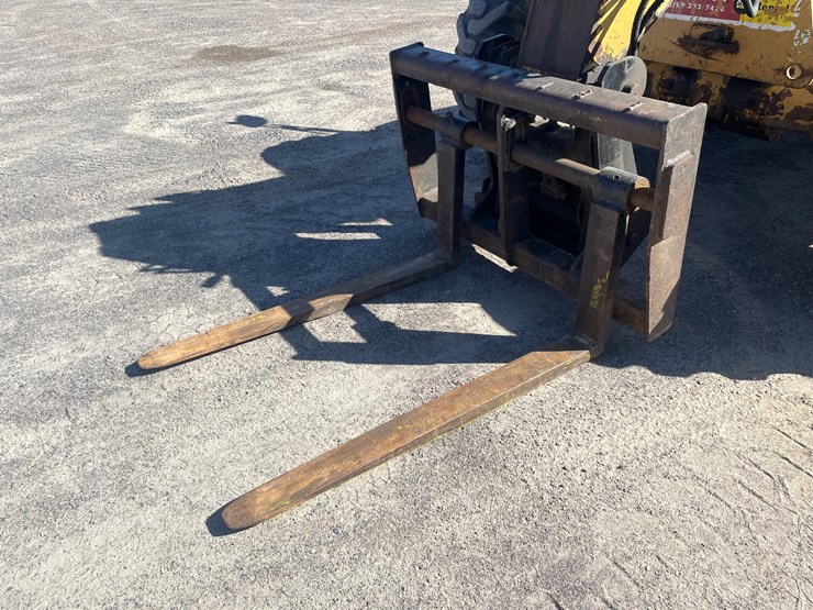 caterpillar-th350b-image-9