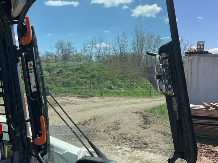 2021-bobcat-t870-image-64