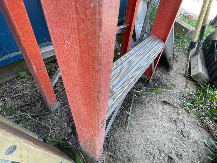 #7438-•-(2)-keller-ladders-image-6