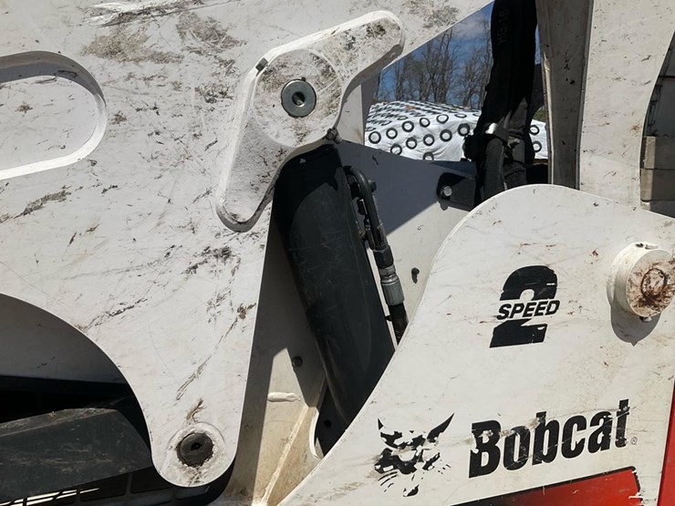 2021-bobcat-t870-image-22
