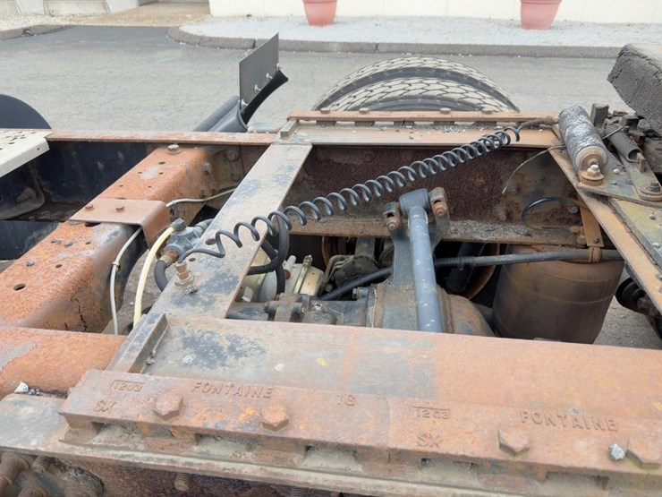 2005-international-8600-image-19