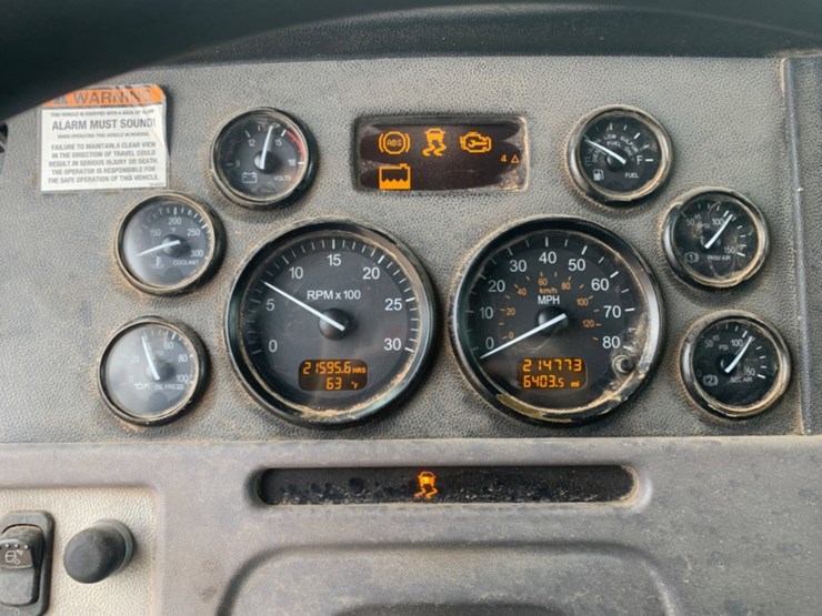 2013-peterbilt-367-image-13