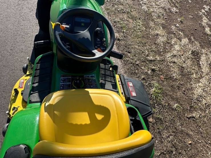 2014-john-deere-x320-image-6
