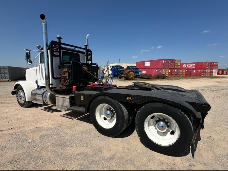 1994-peterbilt-379-image-5