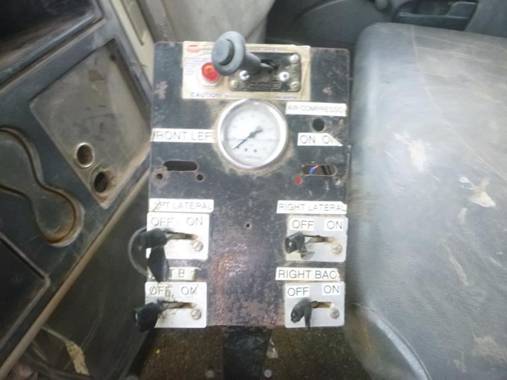 2012-international-durastar-4300-image-13