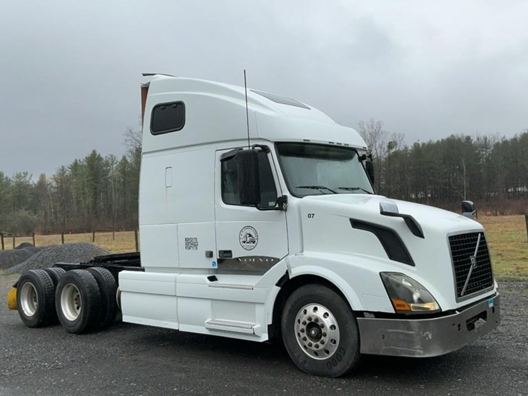 #137-•-2009-volvo-isx-semi-truck-image-7