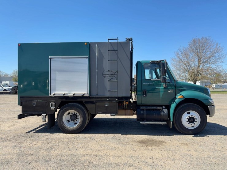 2004-international-durastar-4300-image-6