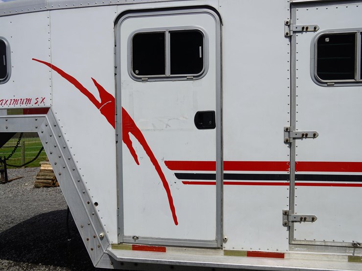 #142-•-1999-exiss-3-slant-aluminum-6-horse-capacity-trailer-image-22