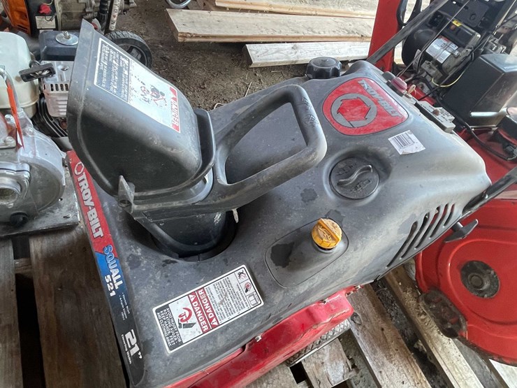 #7412-•-troy-built-snow-blower-image-5