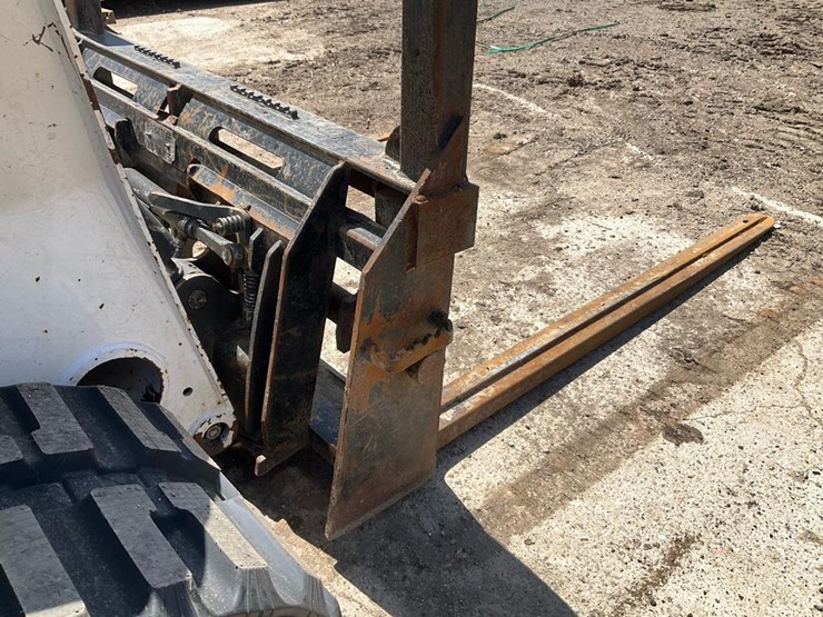 2021-bobcat-t870-image-61