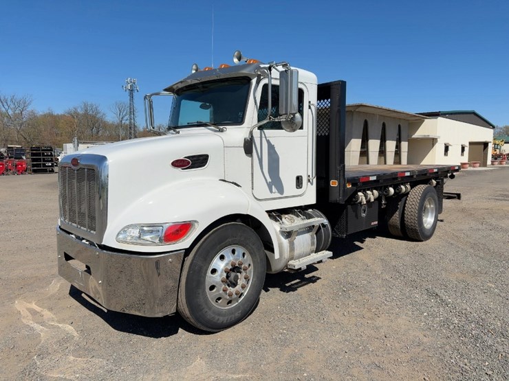 2014-peterbilt-337-image-1