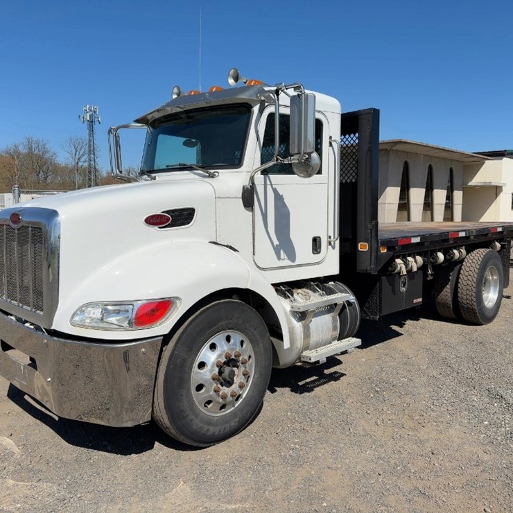 2014 PETERBILT 337