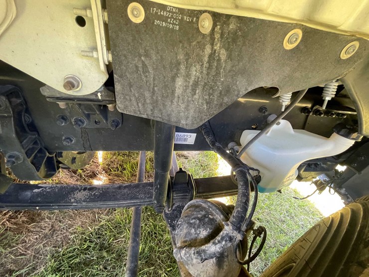 2020-freightliner-m2-106-image-47