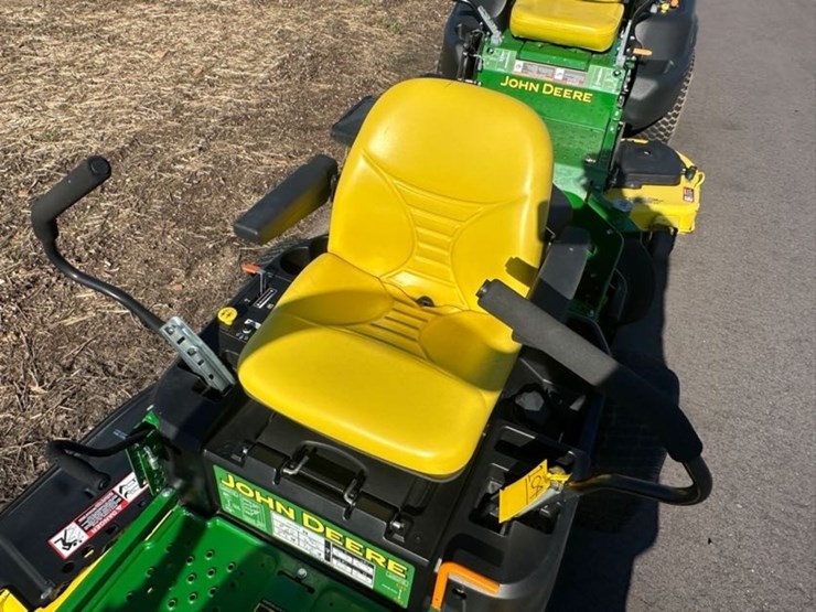 john-deere-z335m-zero-turn-image-9