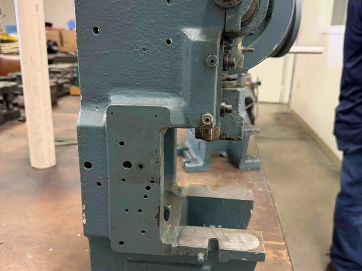 berg-mechanical-press-image-3