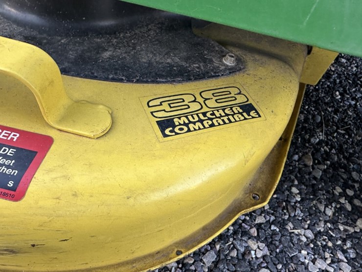 john-deere-lt133-image-11