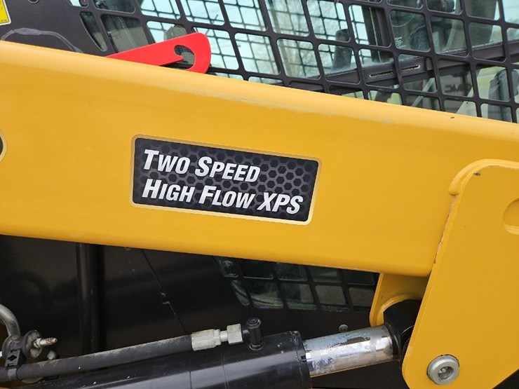 2022-caterpillar-246d3-image-15