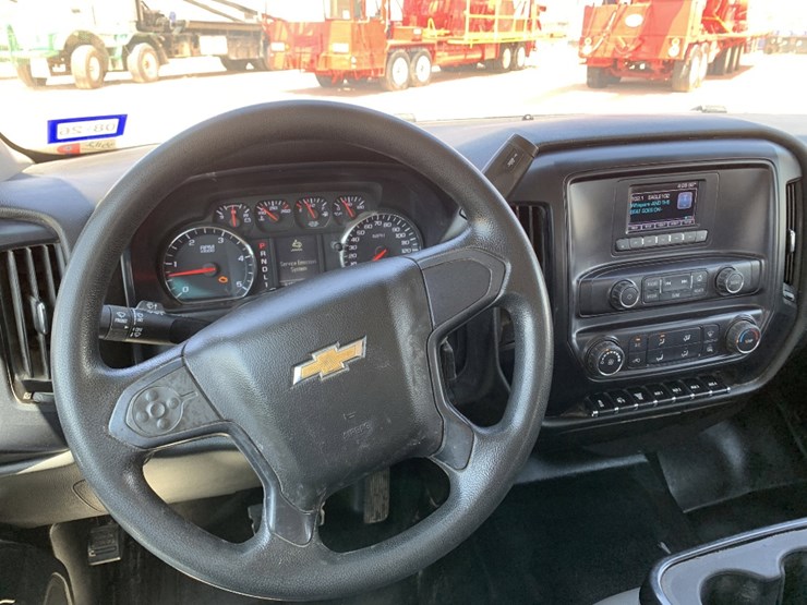 2022-chevrolet-silverado-6500hd-image-11