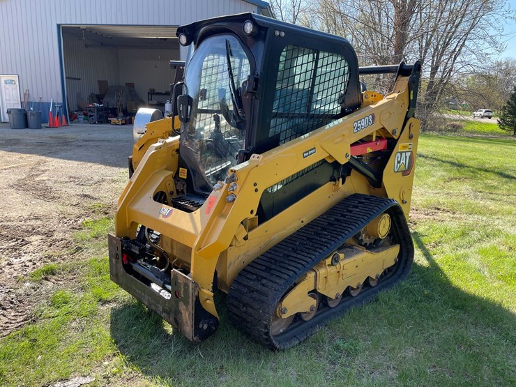 caterpillar-216b-image-1