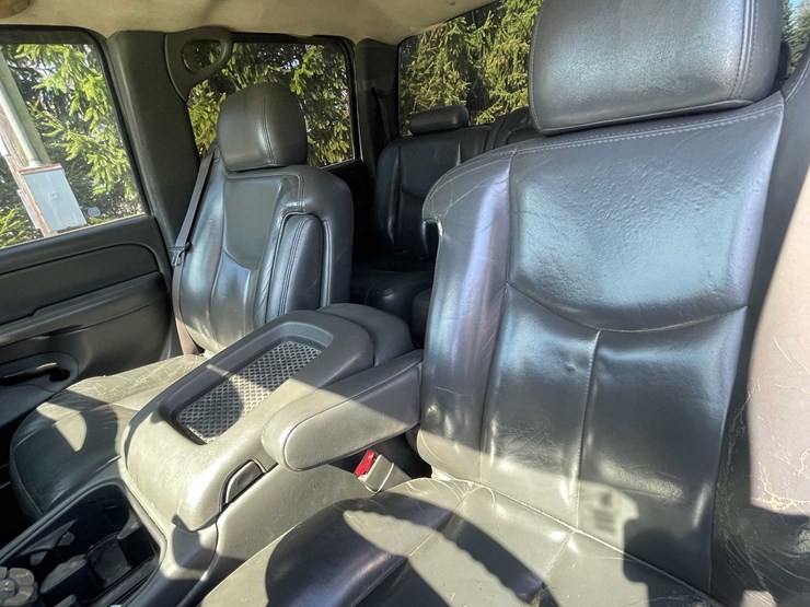 #7046-•-2005-chevrolet-duramax-(has-wi-title)-image-58
