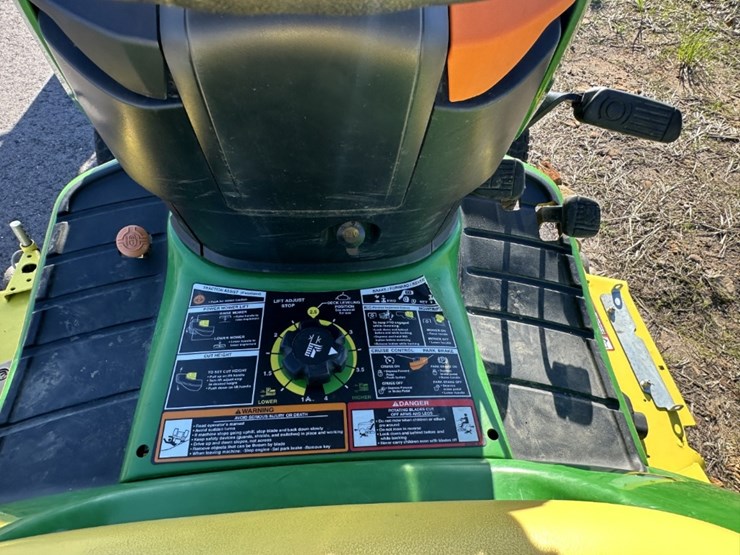 2017-john-deere-x580-image-10
