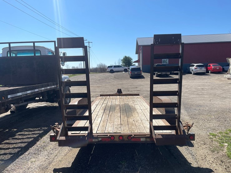 #109-•-2004-contrail-16'-trailer-with-flip-up-ramps-(has-wi-title)-image-6