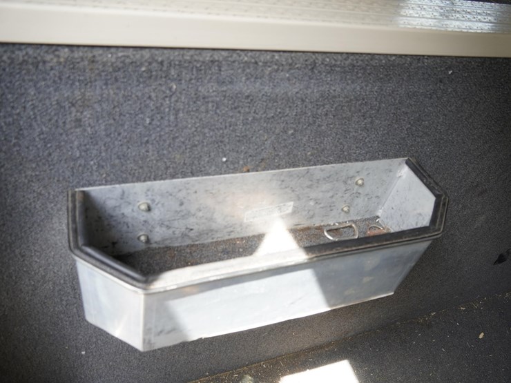 #142-•-1999-exiss-3-slant-aluminum-6-horse-capacity-trailer-image-26