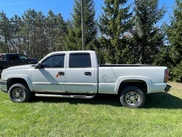 #7046-•-2005-chevrolet-duramax-(has-wi-title)-image-8