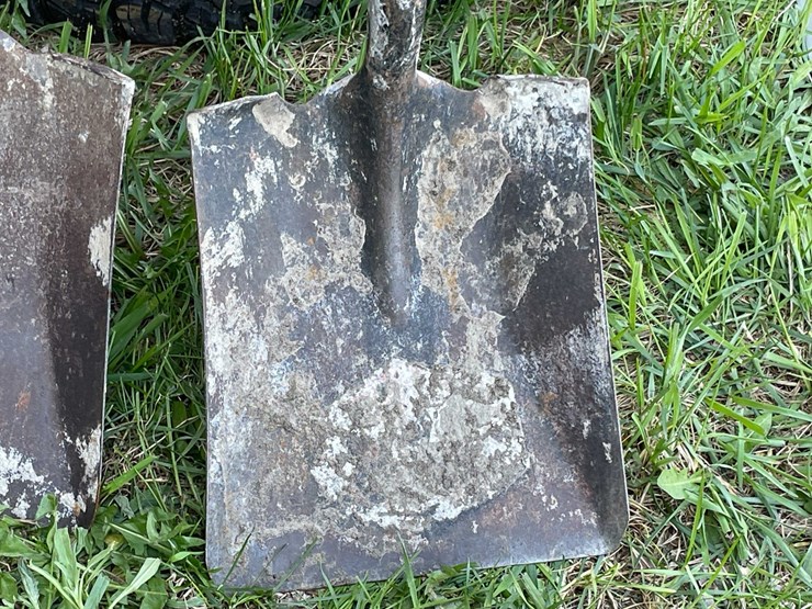 #7443-•-flat-shovels-image-3