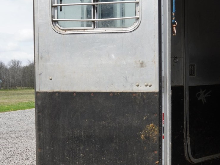 #142-•-1999-exiss-3-slant-aluminum-6-horse-capacity-trailer-image-36