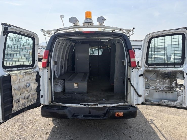 2007-chevrolet-express-2500-image-10