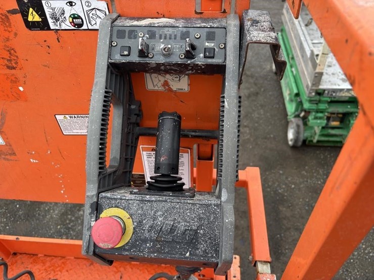 2015-jlg-2646es-image-8