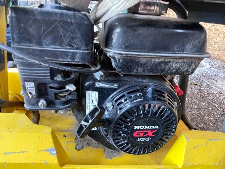 #7411-•-wacker-neuson-plate-compactor-image-6