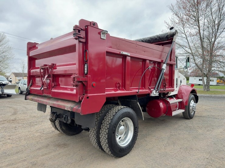 2000-peterbilt-330-image-5