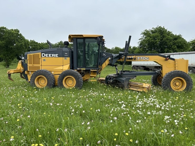 2018-deere-770g-image-3