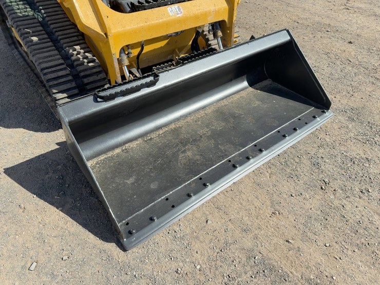 2023-caterpillar-249d3-image-8