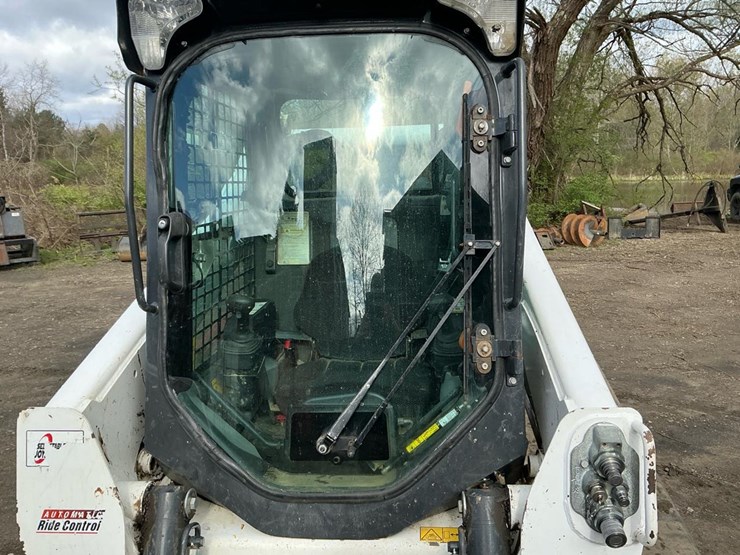 2024-bobcat-t770-image-51