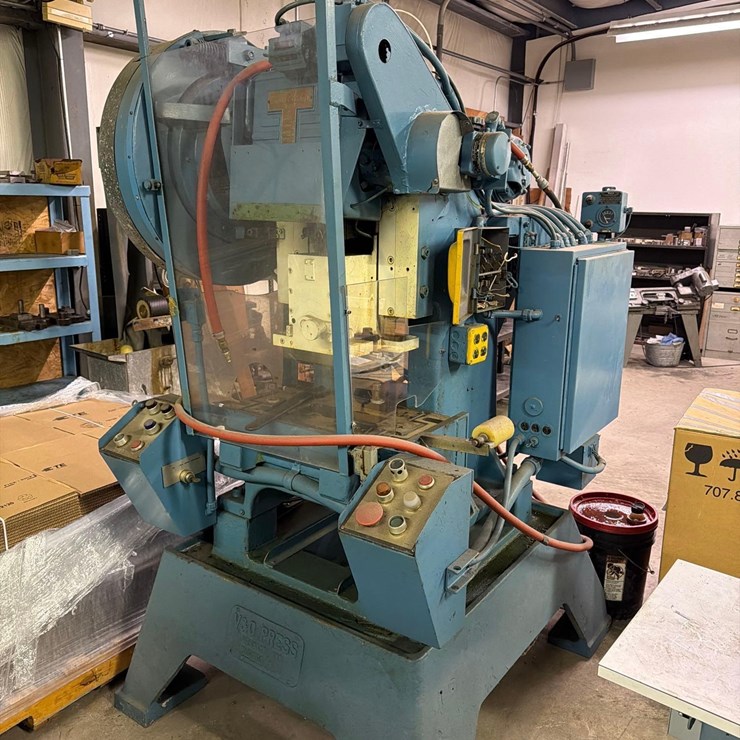 V&O Super 15 Ton Vertical Stamping Press